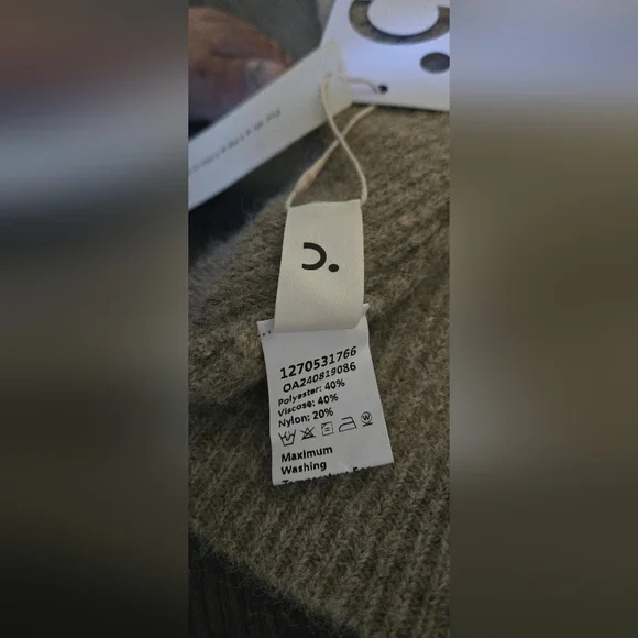 Commense Stacking V-Neck Split Breasted Sweater Dress - Picture 6 of 9